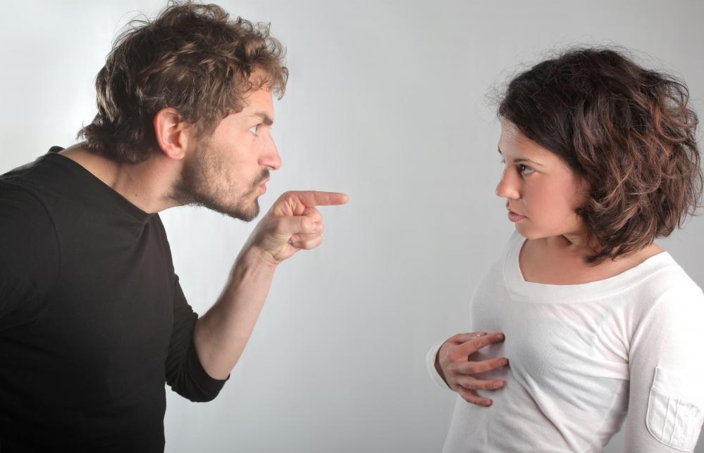 Эмоциональное насилие в отношениях — как найти выход из такой ситуации?